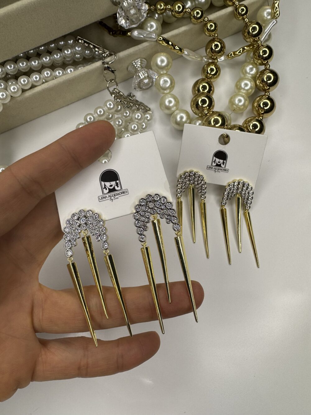 Özel Seri Gold Çubuk Plaka Sallantılı Zirkon Taşlı Küpe