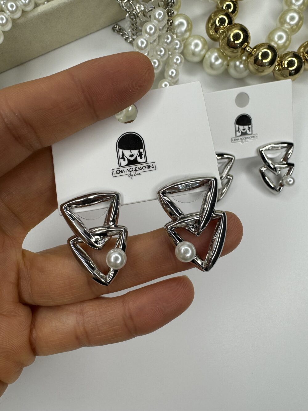 Üçgen Silver Renk İnci Detay Küpe - Görsel 3