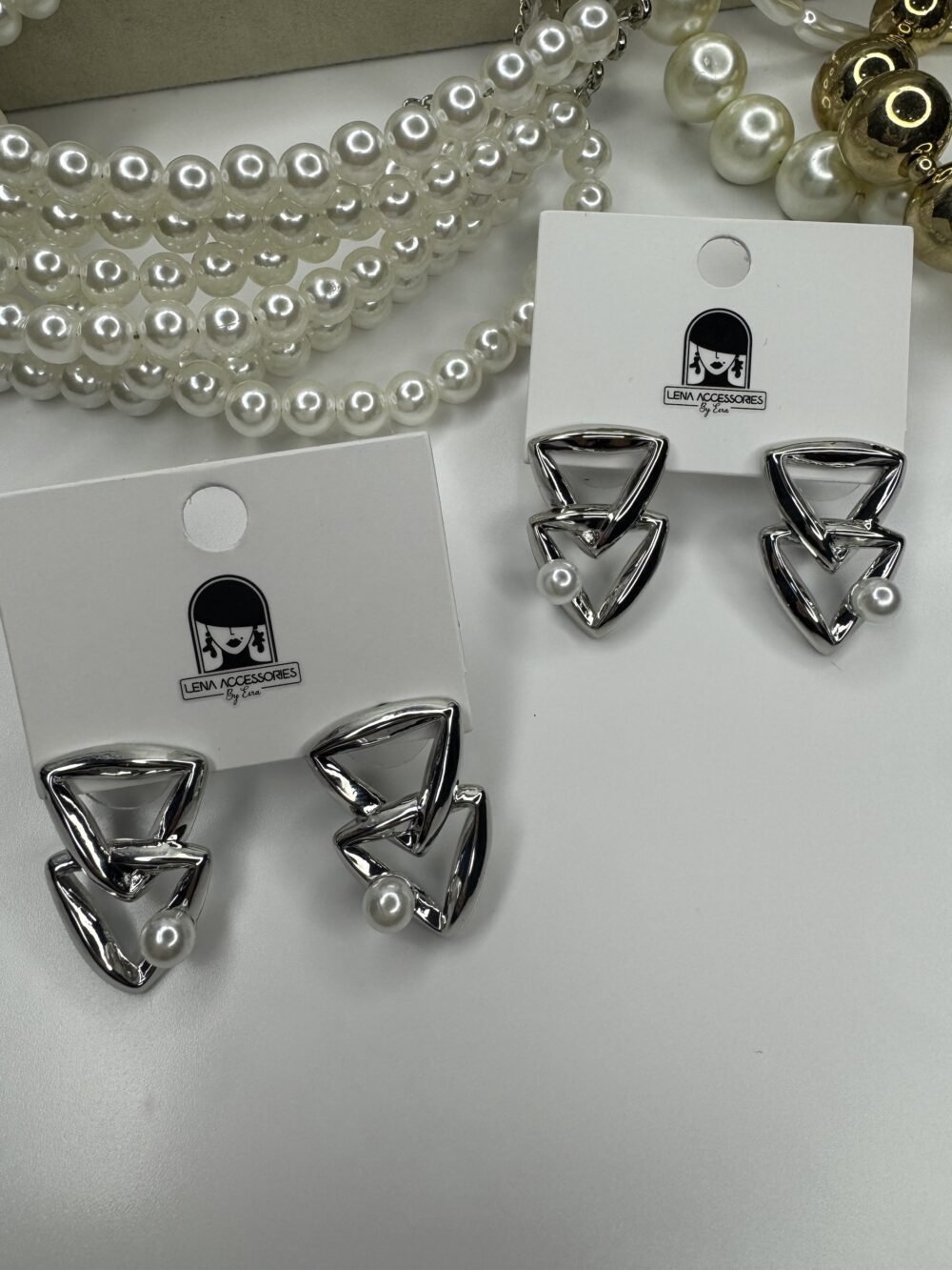 Üçgen Silver Renk İnci Detay Küpe