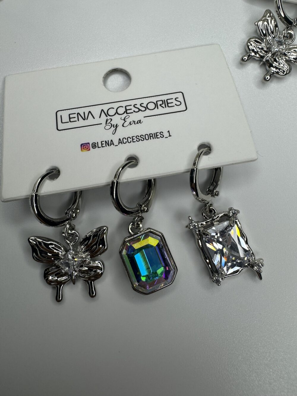 Üçlü Silver Kristal Kelebek Küpe - Görsel 2