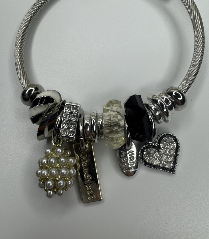 Siyahlı İncili Kalp Charm Bileklik