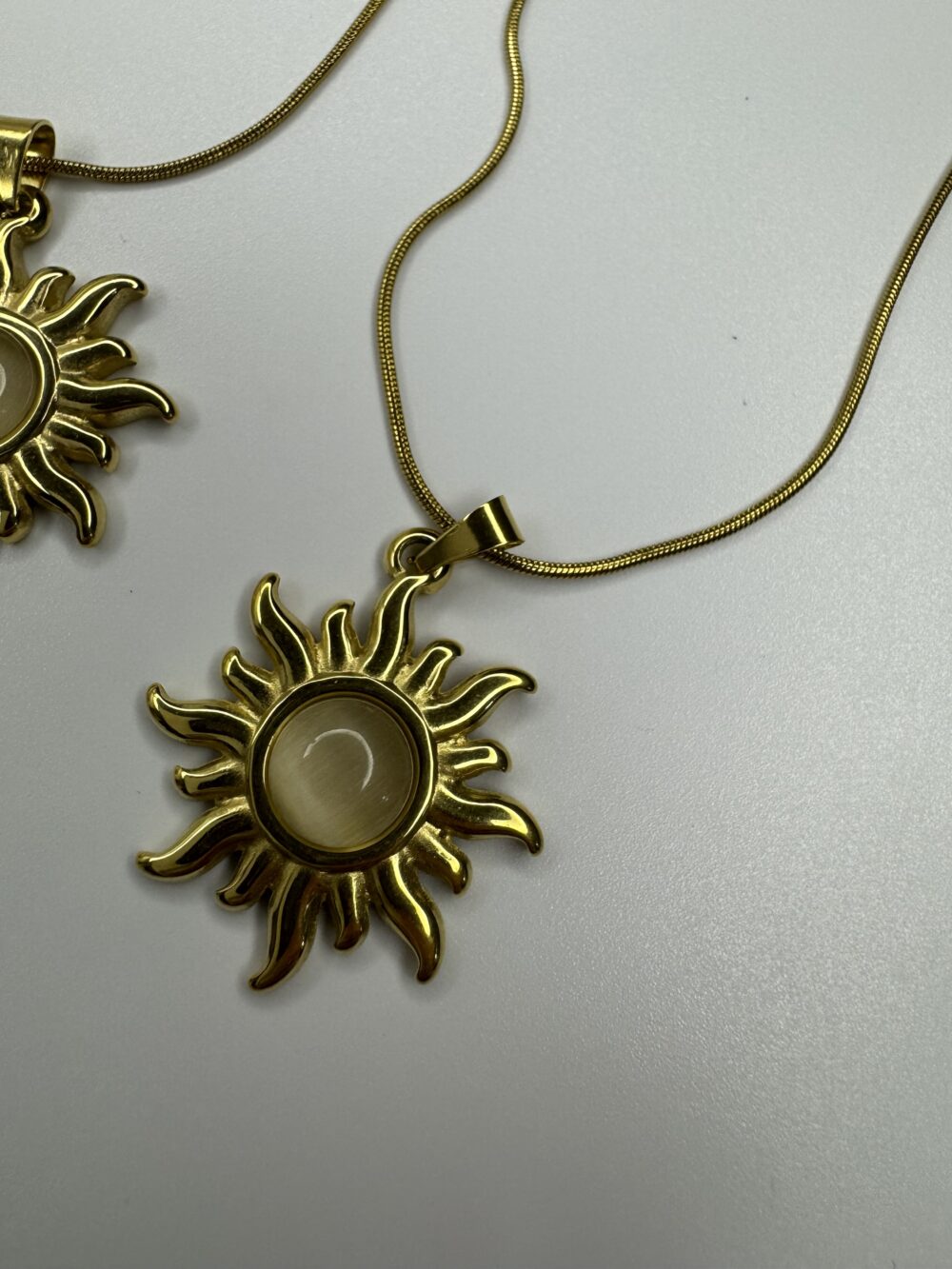 Çelik Gold Güneş Kolye - Görsel 3