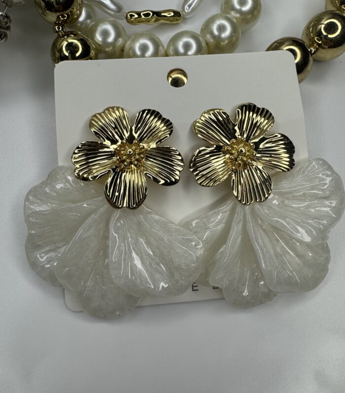 Gold Beyaz Çiçek Küpe