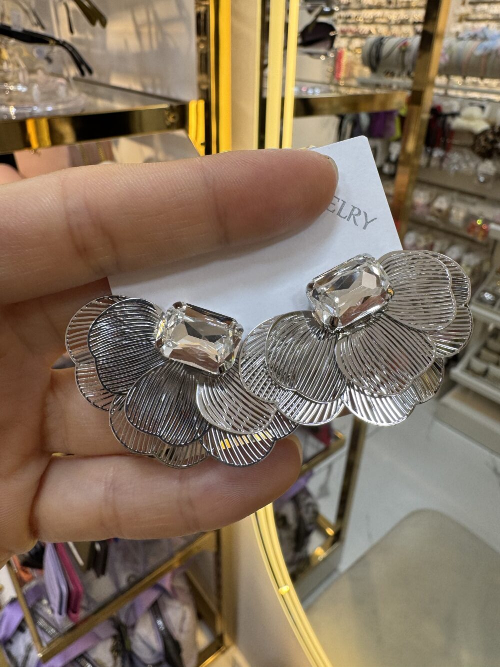 Yarım Çiçek Modeli Taşlı Silver küpe