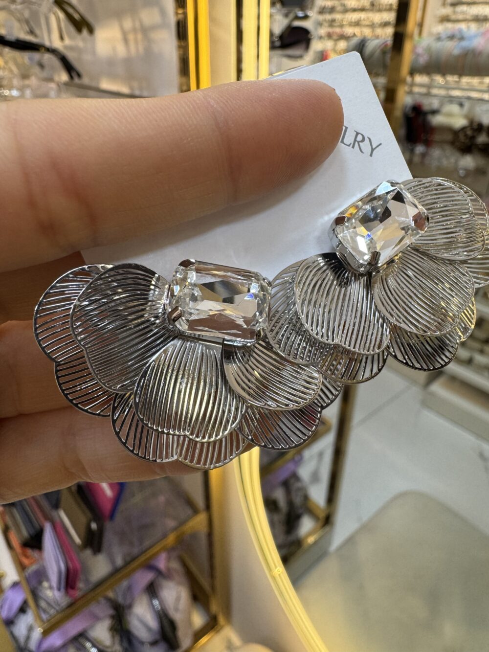 Yarım Çiçek Modeli Taşlı Silver küpe - Görsel 2