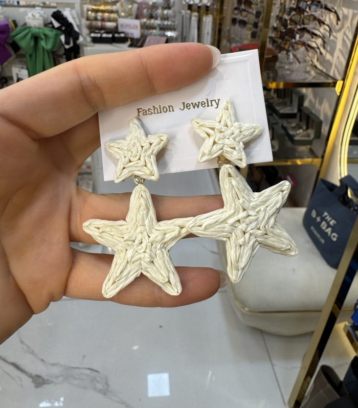 krem Hasır yıldız küpe