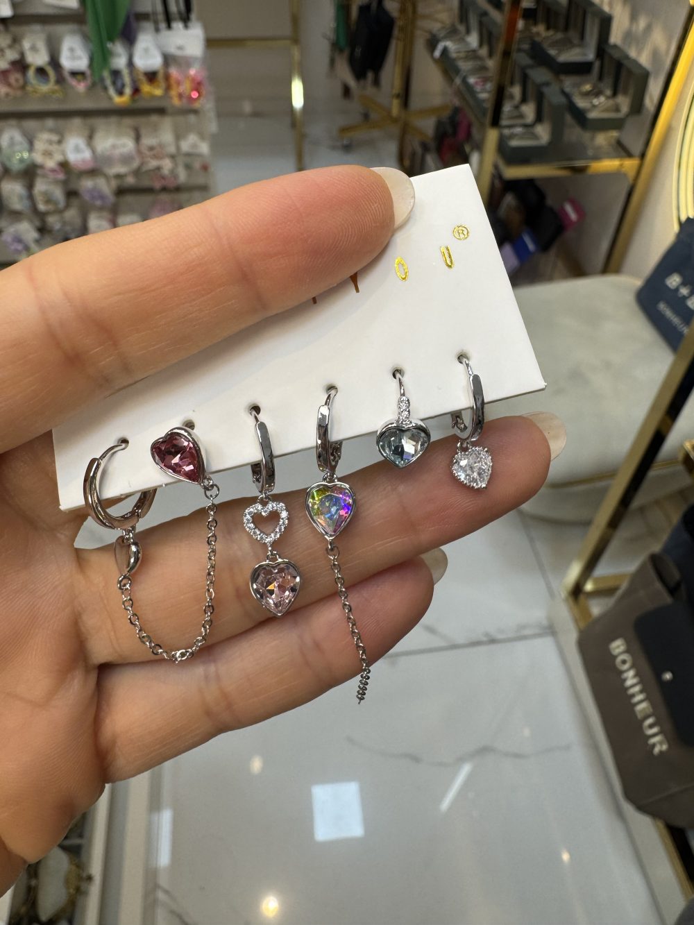 Silver renkli kalpli çoklu küpe - Görsel 2