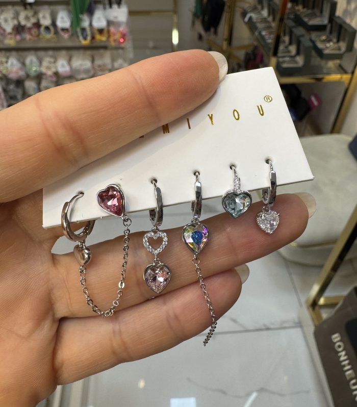 Silver renkli kalpli çoklu küpe