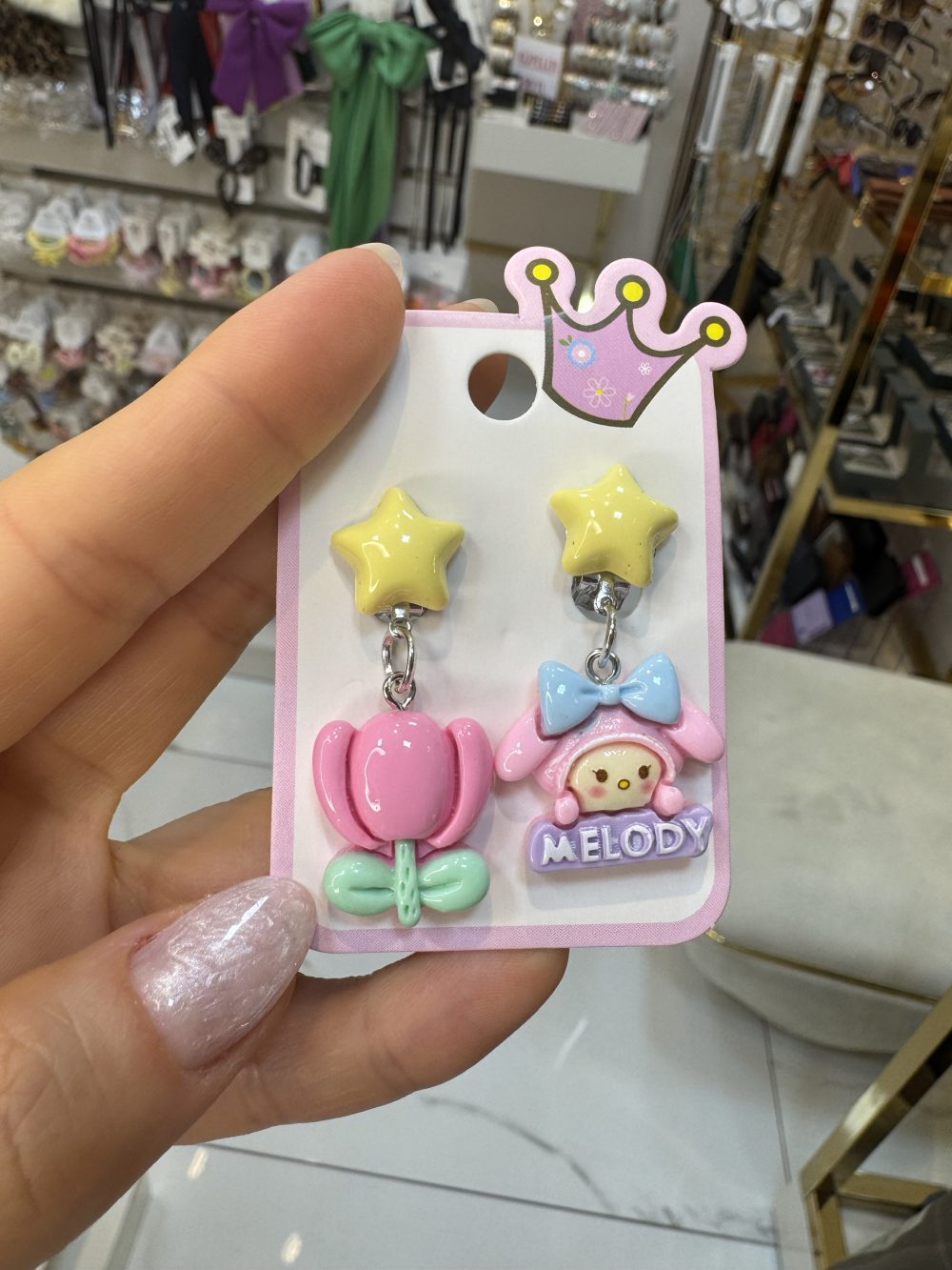 Figürlü pembe klipsli küpe