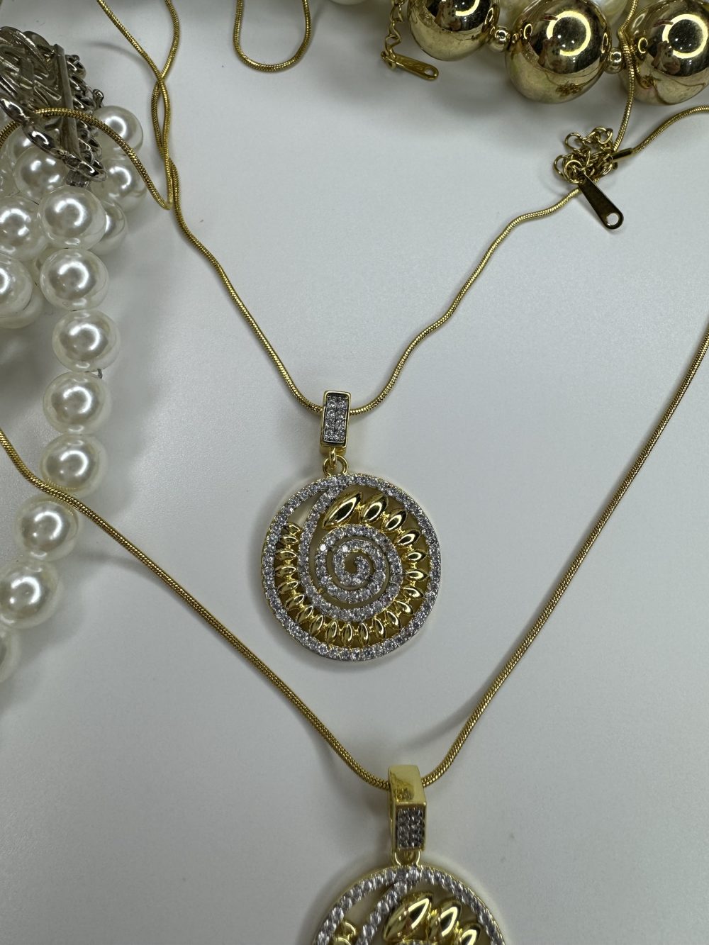 Çelik Gold Yuvarlak Taşlı Kolye