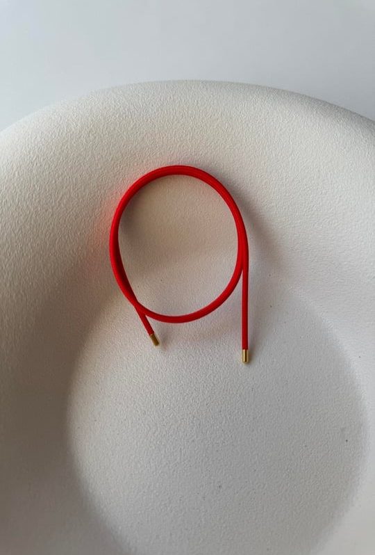 Kırmızı mıknatıslı Bileklik