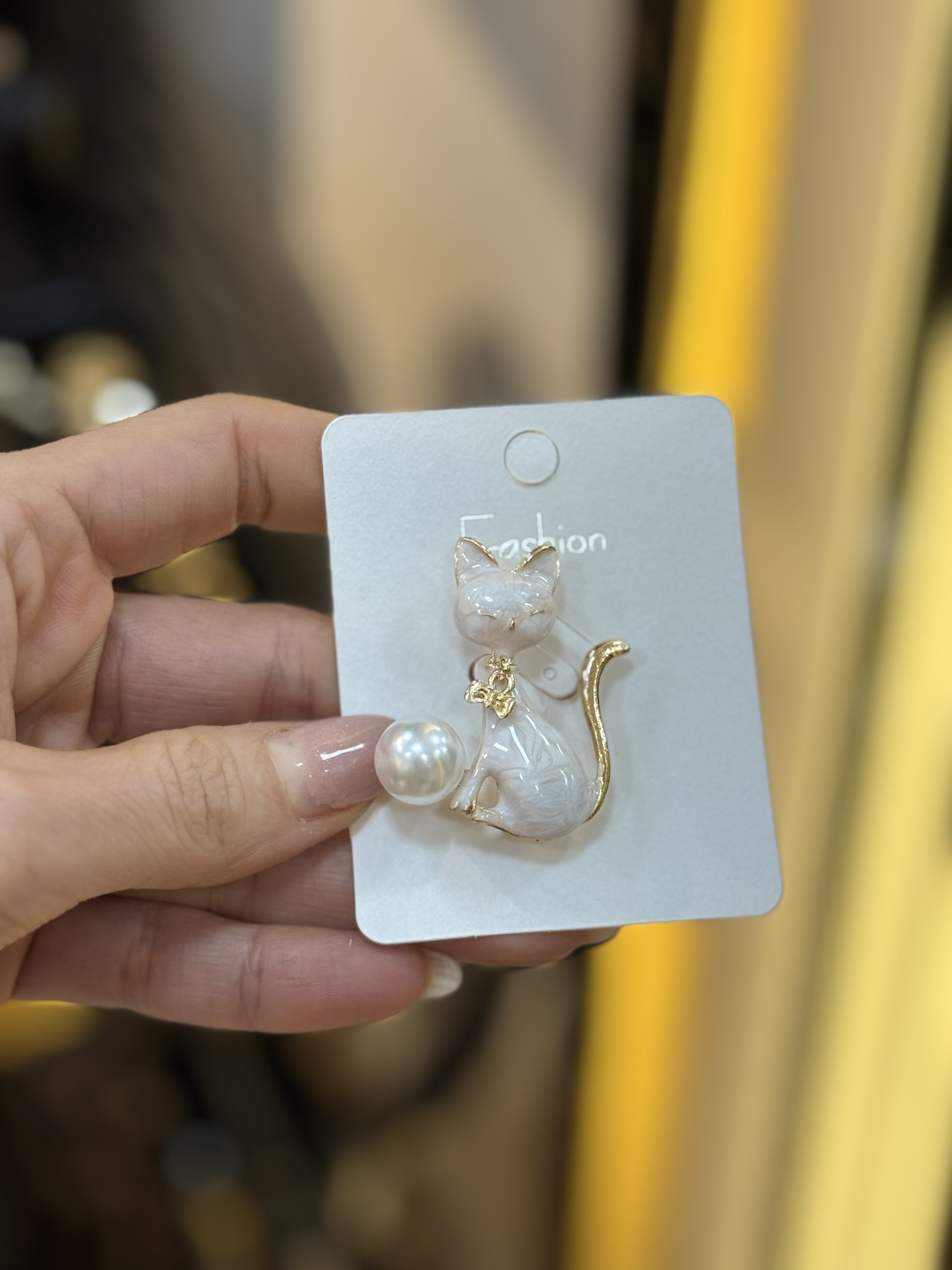 Sevimli incili Kedi Broş