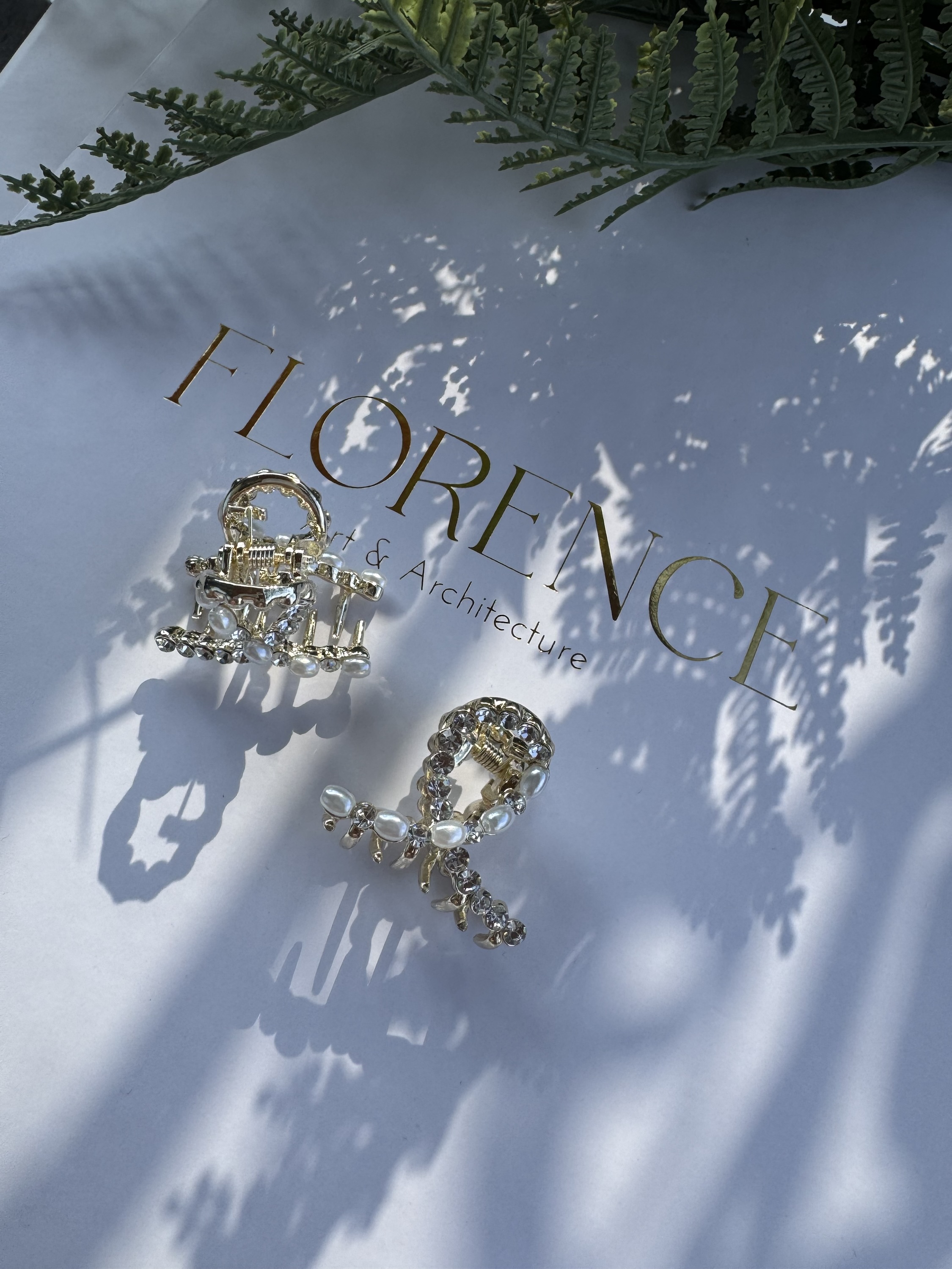 İnci ve taş detay toka