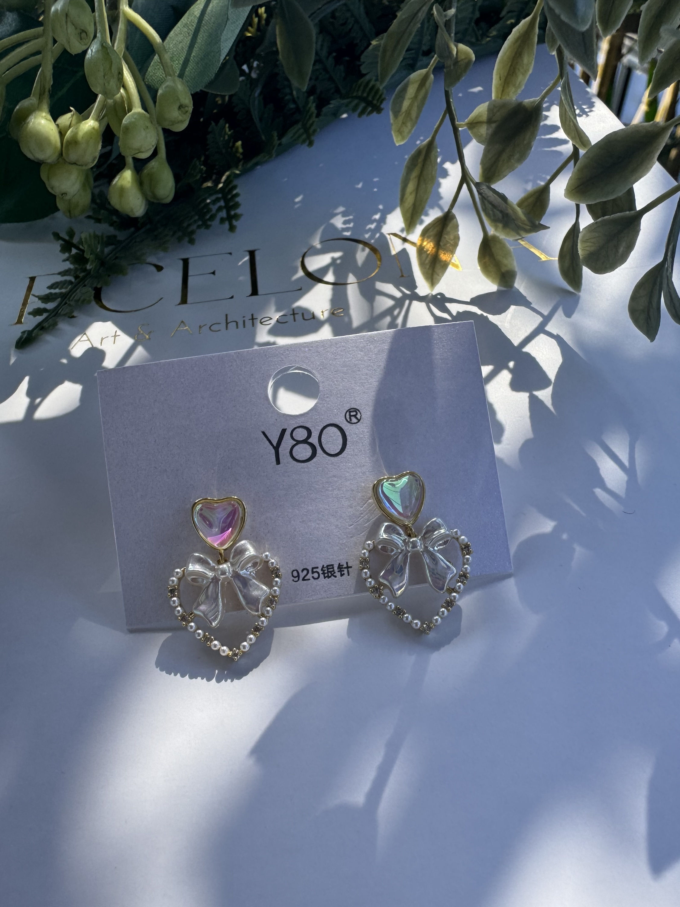 Fiyonk inci detay gümüş çivili kalp küpe