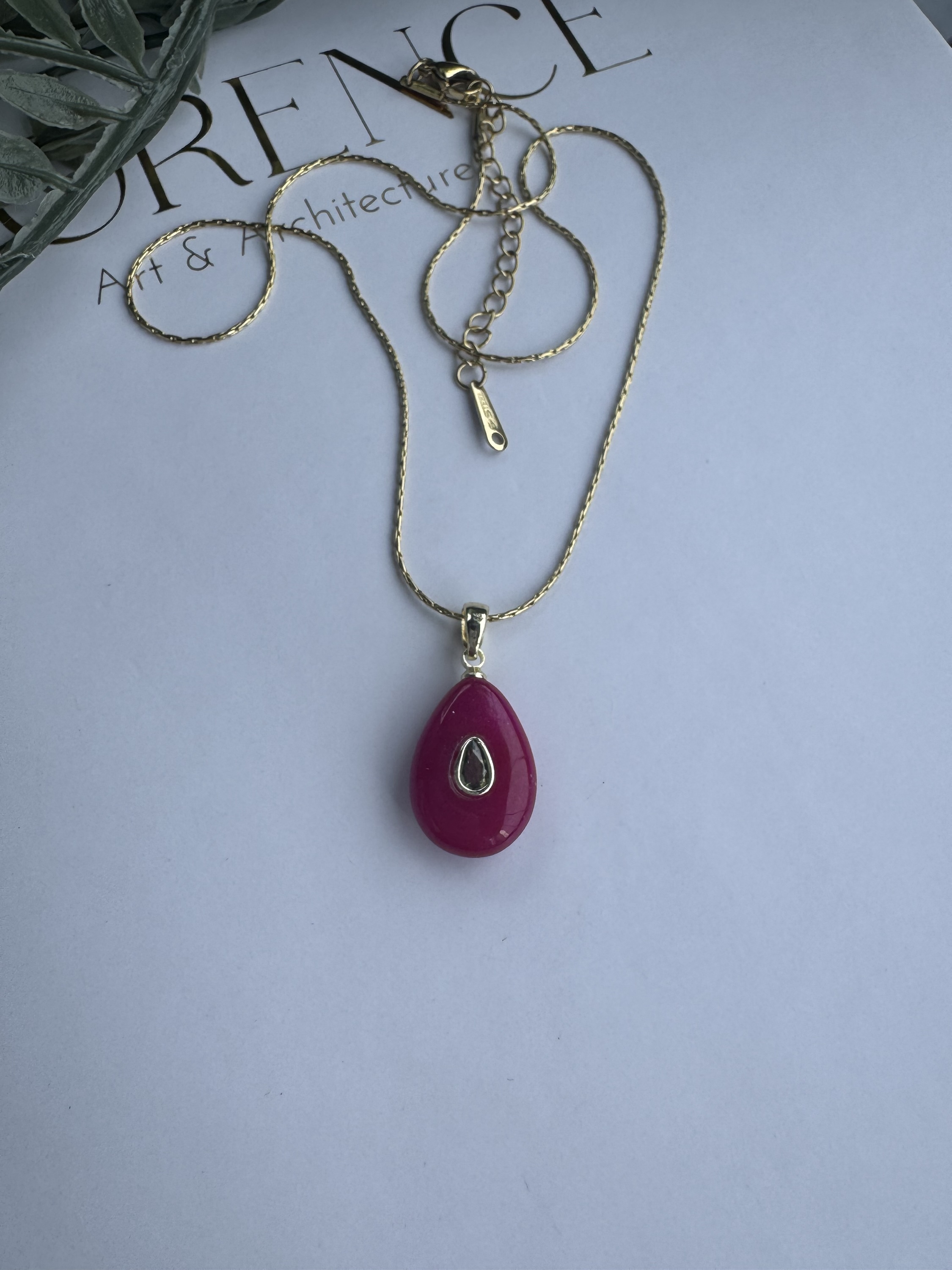 Çelik fuşya damla kolye