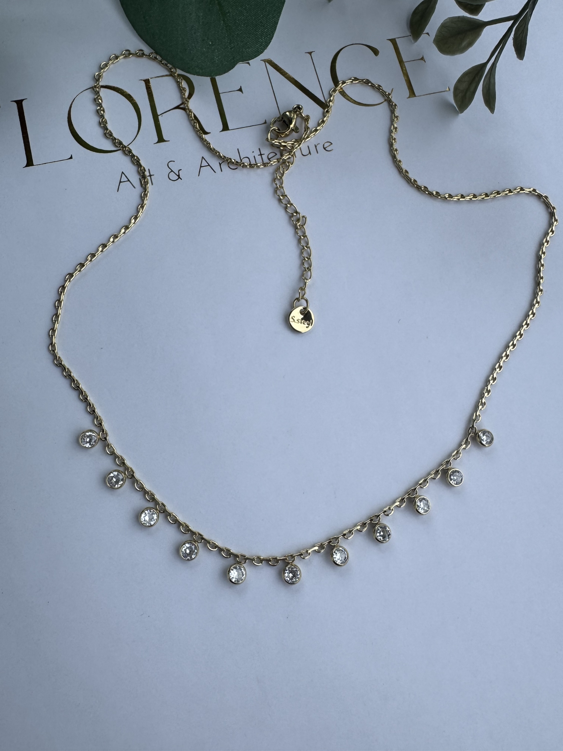 Çelik taş sallantılı kolye